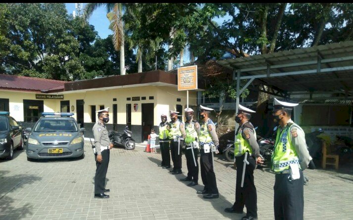 Anggota Lantas Polsek Regol Polrestabes Bandung laksanakan apel kesiapan  Pengamanan long weekend