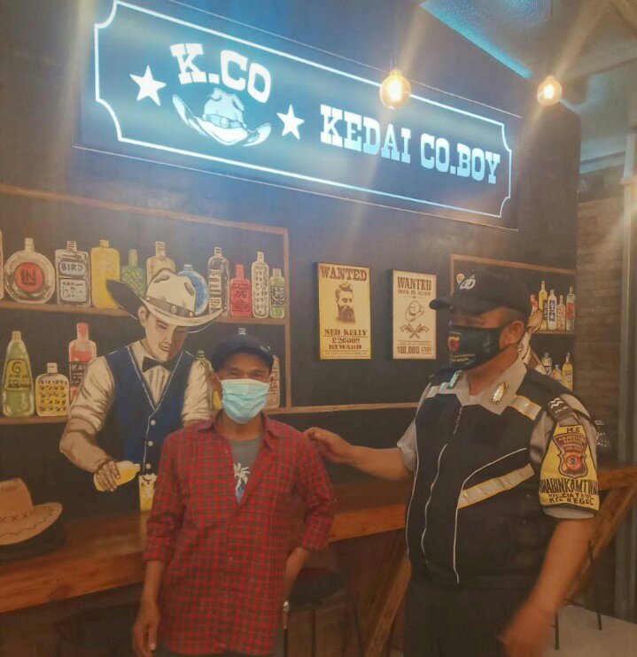 Pengecekan tempat hiburan  oleh Polsek Regol Polrestabes Bandung