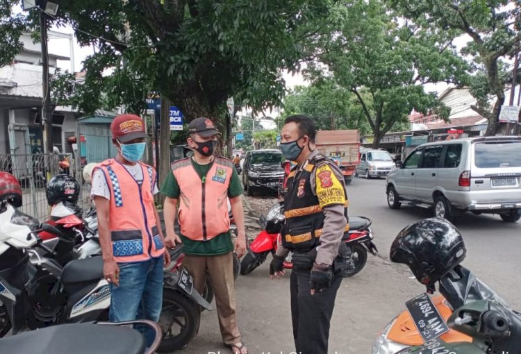 Polsek Regol  Polrestabes Bandung Giat Sambang dan Pembinaan Juru Parkir.