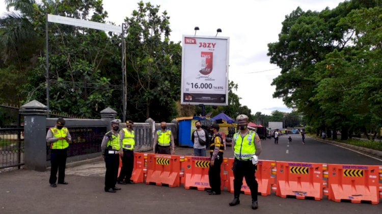 Polsek Coblong Polrestabes Bandung Bersama Unsur Terkait Melaksanakan Penutupan Jalan