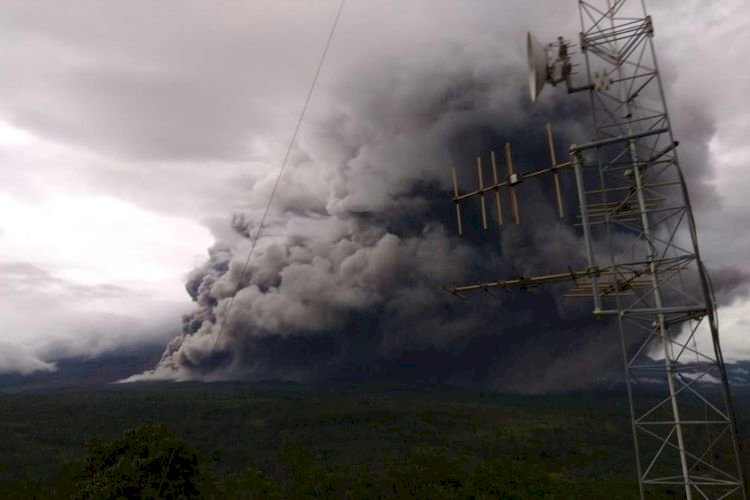 5 Bencana di Awal 2021, dari Longsor Sumedang hingga Erupsi Gunung Semeru