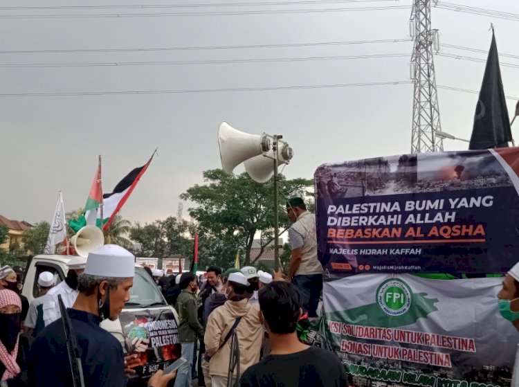 AKSI BELA PALESTINA yang MENGUTUK KEBIADABAN ZIONIS ISRAEL Organisasi Masyarakat LMPI ( Laskar Merah Putih Indonesia ) Kota Bogor, Ikut Aksi