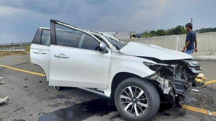 BREAKING NEWS, Vanessa Angel dan Suami Kecelakaan di Tol Nganjuk, Dua Orang Dikabarkan Tewas